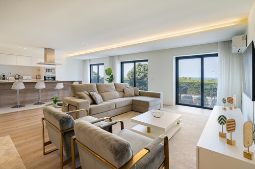GuestReady-Luxury Beachfront Retreat