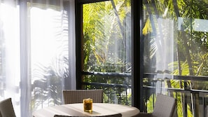 Dining - Waves, Walks and Views on Flannel Flower (Shoal Bay)