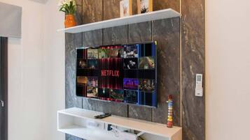 Apartment, City View | Interior