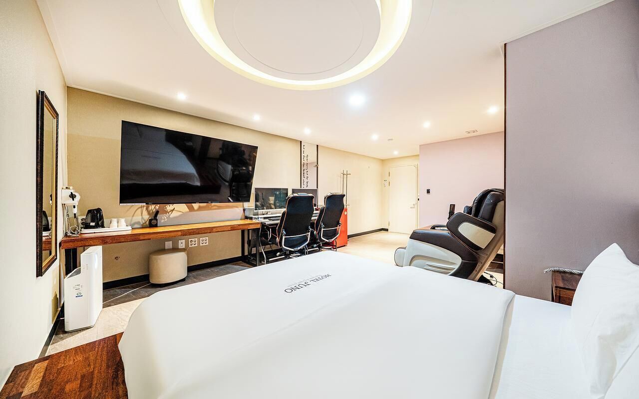 Signature Room