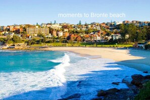 Beach nearby - Bronte Retreat. Beach at 500m with Rooftop access (Bronte)