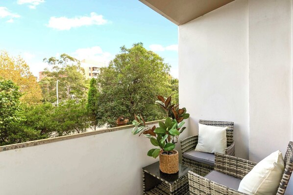 Property grounds - Bright 1bed Kirribilli • Walk to Harbour • Parking (North Sydney)