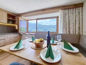 Dining - Ferienhaus Dinkl by Interhome (Stumm im Zillertal)