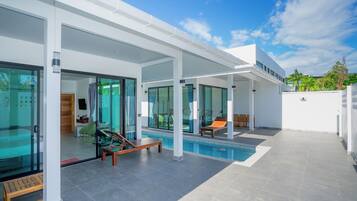 Grand Villa | Exterior
