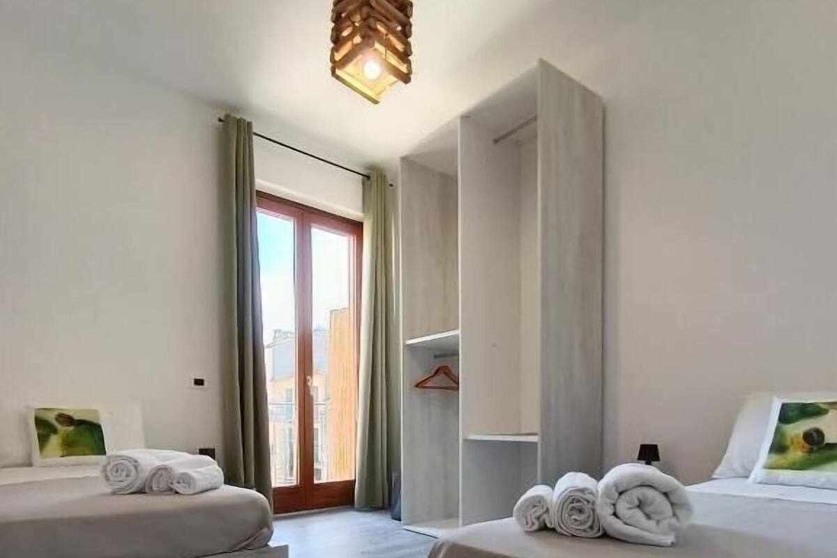 Suite Confort, balcón, vista a la ciudad | Escritorio, espacio para trabajar con laptop y wifi gratis