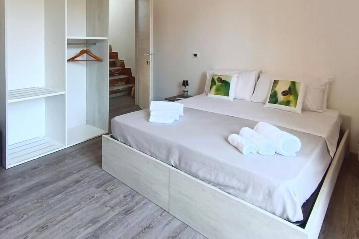 Habitación Deluxe con 1 cama matrimonial o 2 individuales, balcón, vista a la ciudad | Escritorio, espacio para trabajar con laptop y wifi gratis