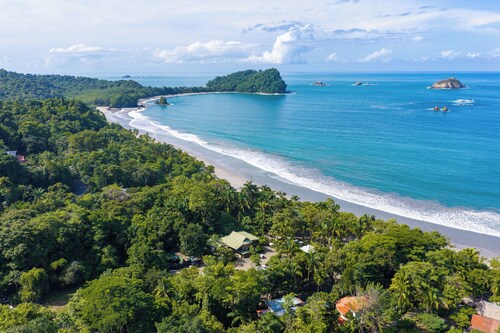 Beautiful 1-bedroom hotel suites with AC in Manuel Antonio