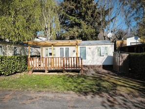 Exterior - A fully equipped 4-star campground mobile home, ideal for families (Besse-et-Saint-Anastaise)