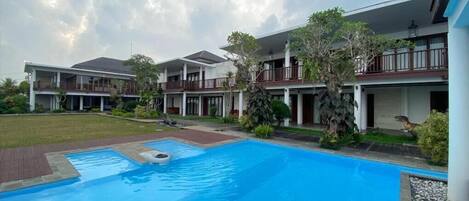 Twin Room, Multiple Beds | Pool
