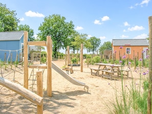 Children’s area - Cosy holiday home at a family campsite (Ellemeet)