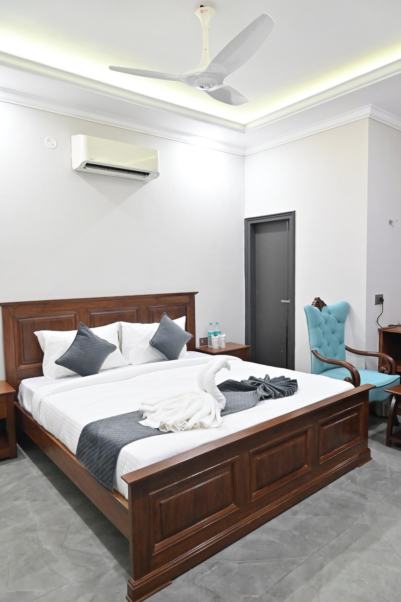 Deluxe Double Room, City View | Desk, free WiFi