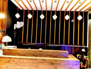 Lobby - Devaan Hotel Haryana (Kalanwali)