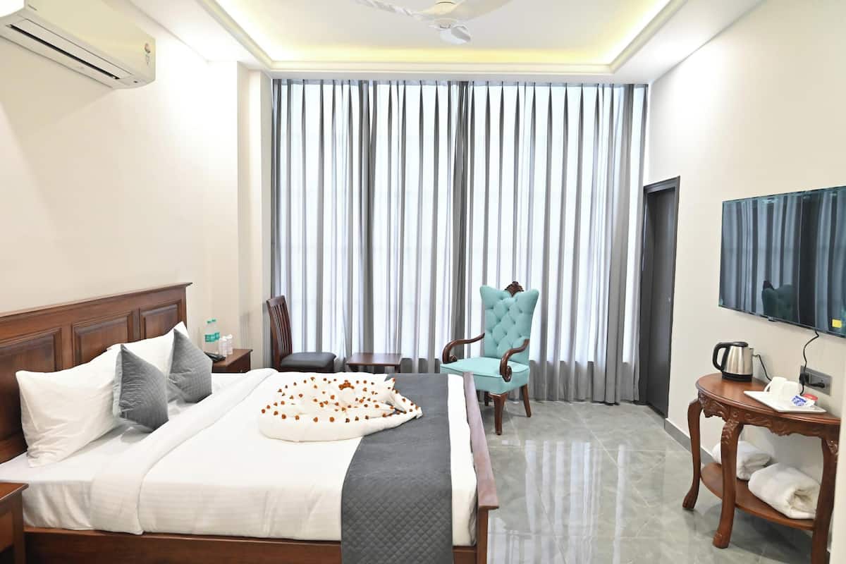 Superior Double Room, City View