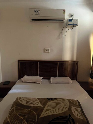 HOTEL SHREE KARNI INDAR PALACE