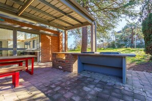 Outdoor dining - Haig Park and Braddon Dining at Your Doorstep (Braddon)