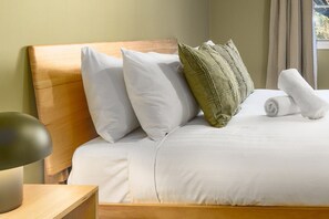 1 bedroom, desk, iron/ironing board, free WiFi - Haig Park and Braddon Dining at Your Doorstep (Braddon)