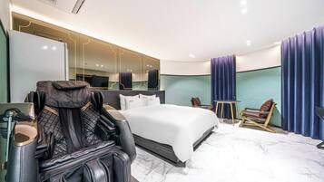 Kamar Double Premium | Meja kerja, ruang kerja ramah laptop, dan Wi-Fi gratis