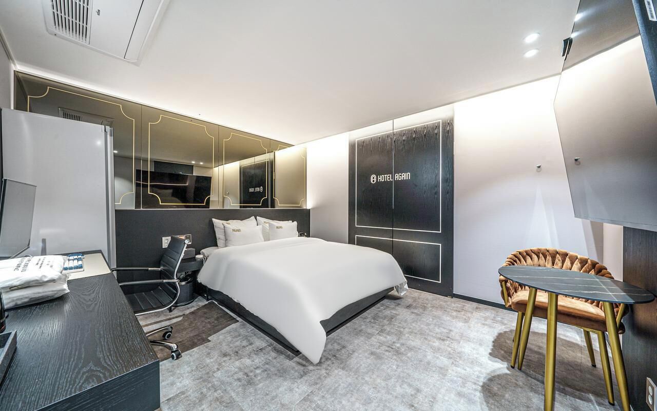 Habitación doble Deluxe, 1 cama Queen size, baño privado, vista a la ciudad | Escritorio, espacio para trabajar con laptop y wifi gratis 