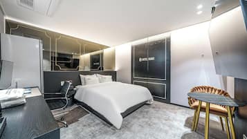 Habitación doble Deluxe, 1 cama Queen size, baño privado, vista a la ciudad | Escritorio, espacio para trabajar con laptop y wifi gratis