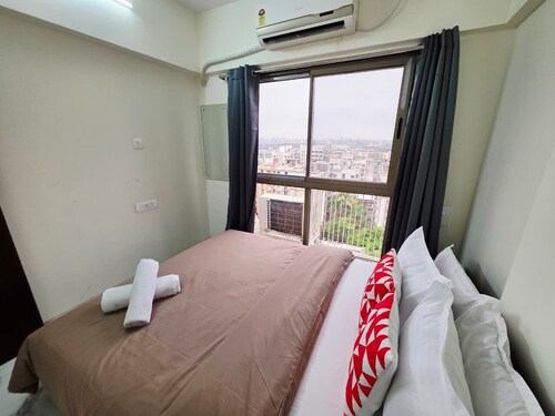 1Bhk Service Apartment In BKC Crown - 1208 By Florastays