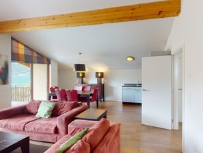 TV, fireplace - Walensee House & Apartments, (Unterterzen), by Interhome (Unterterzen)