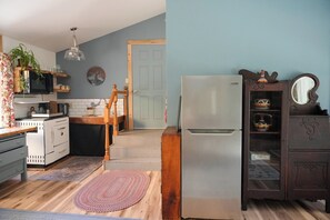Private kitchen - Sierra Foothill Studio-Brand New (Nevada City)