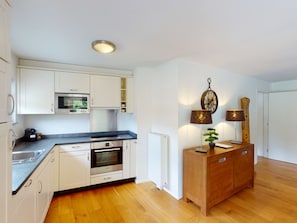 Fridge, microwave, oven, dishwasher - Walensee House & Apartments, (Unterterzen), by Interhome (Unterterzen)