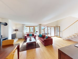 TV, fireplace - Walensee House & Apartments, (Unterterzen), by Interhome (Unterterzen)