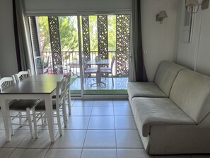 Living area - Vrbo Property (Remoulins)
