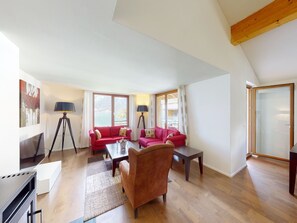 TV, fireplace - Walensee House & Apartments, (Unterterzen), by Interhome (Unterterzen)