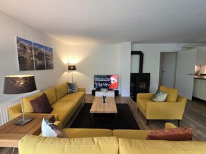 Fernseher, Kamin