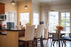 Dining - Spacious Elegant Family Retreat | Near UBC & DT (Vancouver)