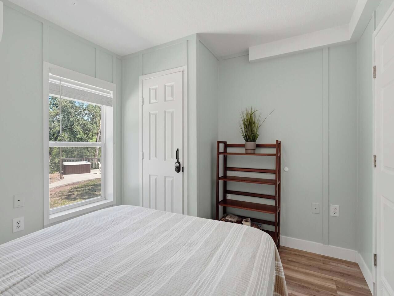 3 bedrooms, in-room safe, desk, iron/ironing board