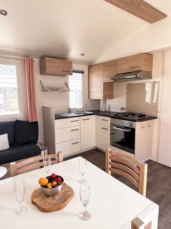 Private kitchen - Vrbo Property (Pont-Aven)