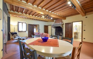 Interior - Amazing home in Palazzo del Pero (AR) with WiFi (Palazzo del Pero (AR))