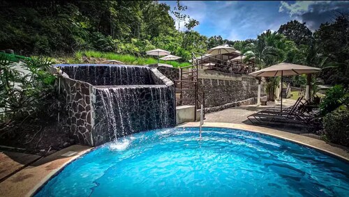 Gated 2BR Condo • Near Playa Herradura • Sleeps 6
