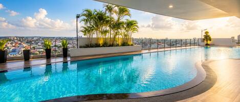4 piscinas al aire libre