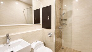Apartamento luxo, vista para a cidade | Banheiro