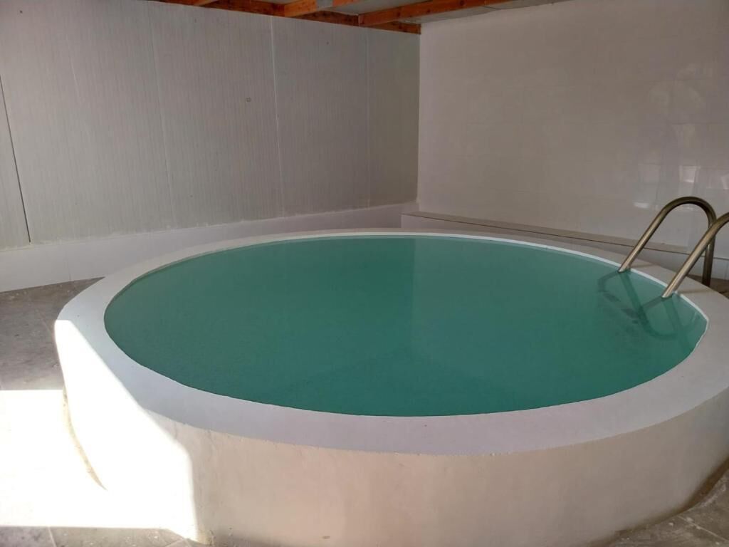 Indoor pool, outdoor pool