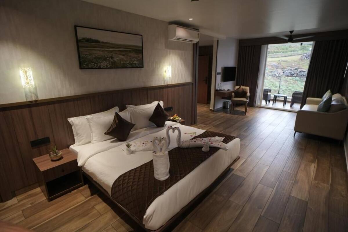 Cottage, Balcony | In-room safe