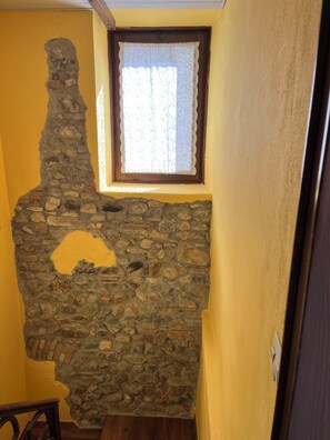 Interior - La Casita del Lago is a detached house ideal for families or groups. (Lombardia)
