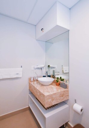 Appartamento, vista città | Bagno