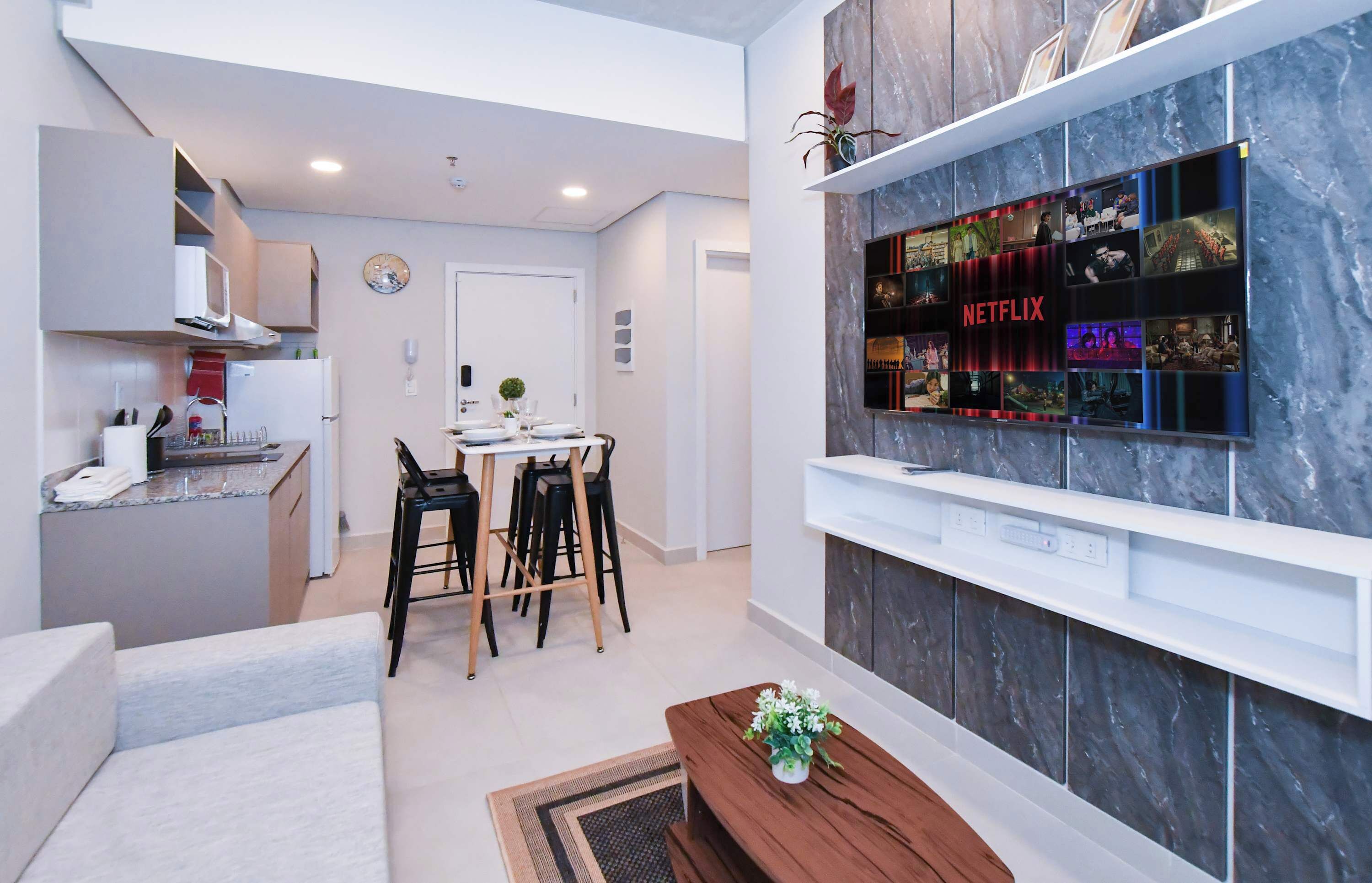Apartment, City View | Living area