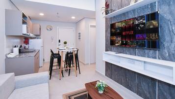 Apartment, City View | Living area