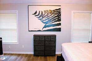 4 bedrooms, iron/ironing board, WiFi, bed sheets - Spacious 4-bedroom house in serene Atlanta perfect for families (Atlanta)