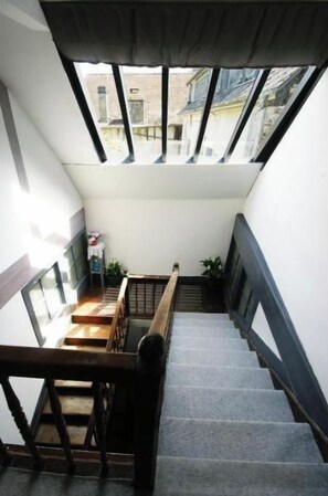 Interior - 🏡 Spacious townhouse with a garden – Sleeps up to 10 people. (Oloron-sainte-marie)