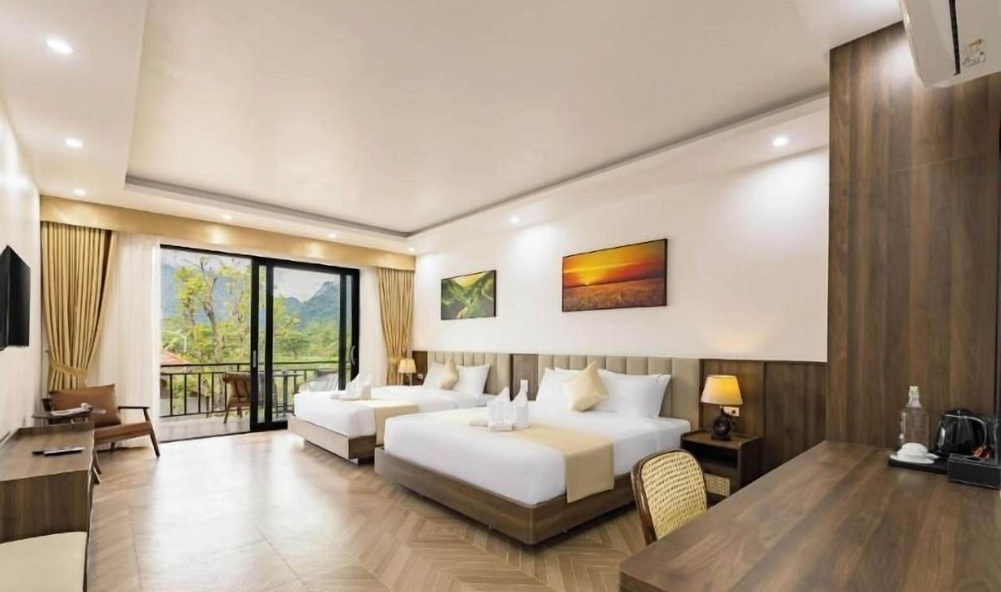 Family Quadruple Room, Balcony | Desk, laptop workspace, WiFi (free)