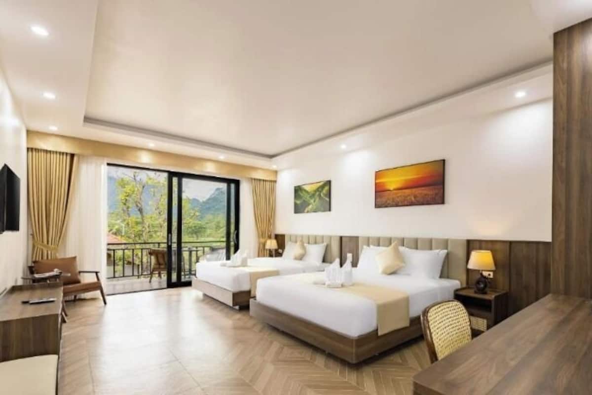 Family Quadruple Room, Balcony | Desk, laptop workspace, WiFi (free)