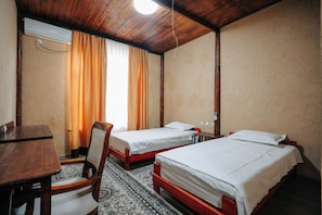 Comfort-Zweibettzimmer, Blick auf den Innenhof