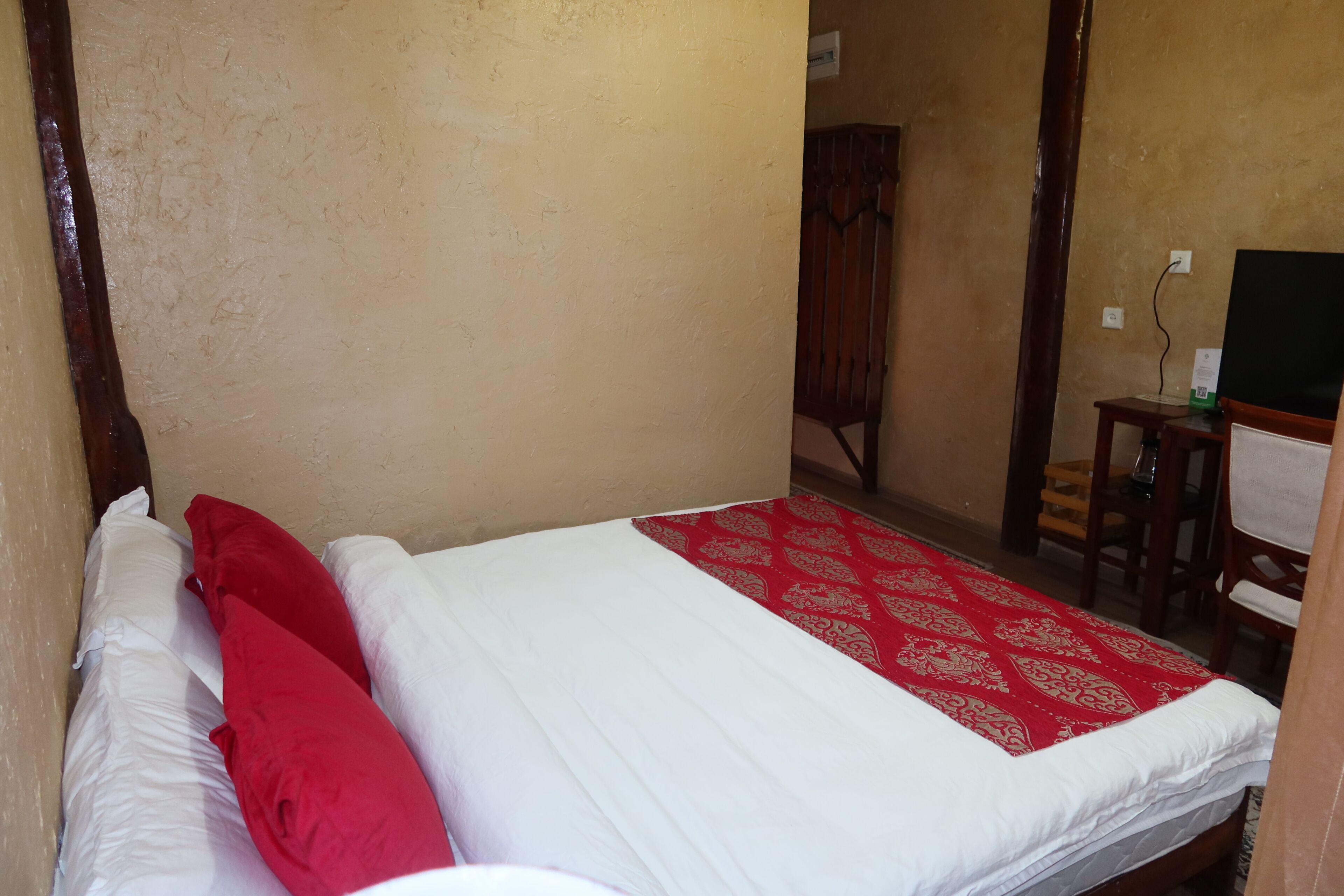 Comfort Double Room, Courtyard View | Laptop workspace, free WiFi